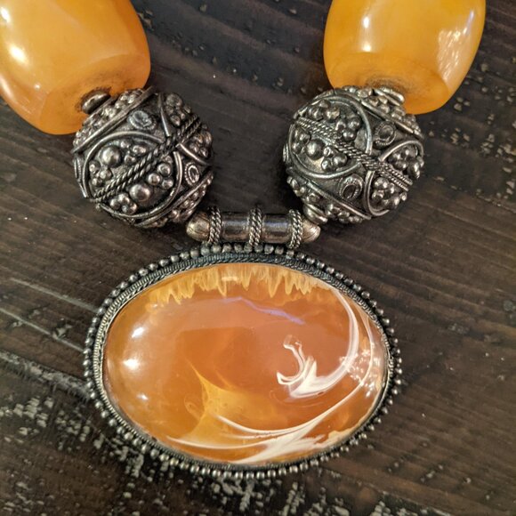 Vintage Amber Resin Wood Beaded Statement Necklace Boho Tribal Jewelry Chunky - Picture 3 of 6